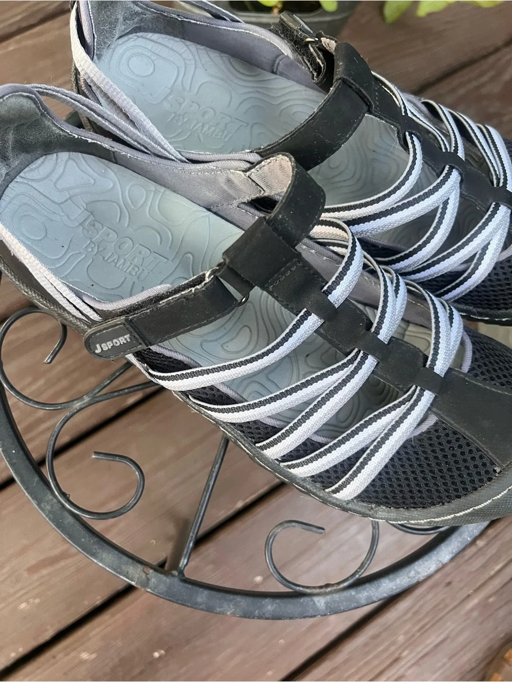 Jambu Women's Black and Gray Outdoor Stretch Sandals - Size 9